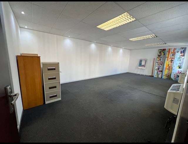 331M² OFFICE TO LET IN ROSEBANK